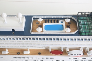 Modèle de bateau de croisière en bois artisanal haut de gamme GIA NHIEN ASUKA II avec éclairage LED, modèle de paquebot de luxe à poser - Product Image 5