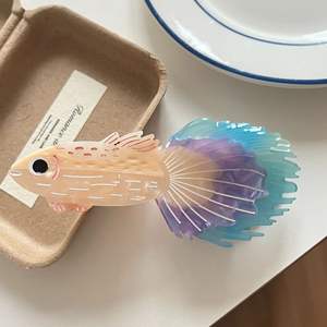 New Ocean Series Acetato Guppy y Silver Arowana Claw Clips Parte posterior de la cabeza para mujer - Product Image 6