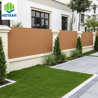 Panneau mural WPC co-extrudé Hoyeah, étanche, pour extérieur, bardage de jardin, clôture composite d'intimité, usage domestique moderne