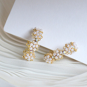 Boucles d'oreilles créoles Mikimoto en or avec perles d'eau douce et diamants, motif floral, luxe, pour femme, à porter au quotidien - Product Image 4