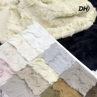 Tissu en fausse fourrure gaufrée 100 % polyester personnalisé, doux et tendance, pour vêtements d'hiver, manteaux et vestes