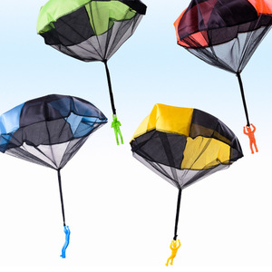 <span class=keywords><strong>Jouet</strong></span> de parachute pour enfants pas cher, soldat <span class=keywords><strong>parachutiste</strong></span> miniature à <span class=keywords><strong>lancer</strong></span> à la main pour jouer en extérieur - Product Image 1