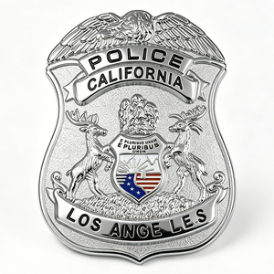 Badge de sécurité métallique personnalisé, robuste, à épingle irrégulière, imprimé UV, pour contrôle d'accès et promotion - Product Image 6