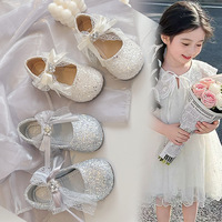Chaussures de performance pour fille, style princesse, en cristal, nouvelle collection été 2026, avec perles, fleurs, strass et nœuds