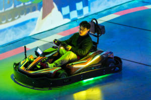 2025 le plus populaire immersif interactif <span class=keywords><strong>Mario</strong></span> <span class=keywords><strong>Kart</strong></span> Go <span class=keywords><strong>Kart</strong></span> jeu intérieur PVC métal bataille <span class=keywords><strong>Kart</strong></span> sport divertissement Projection - Product Image 1