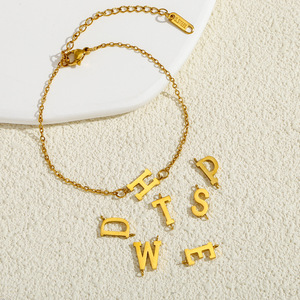 Conector de Bloques de Letras |   Colgante de Doble Aro con Inicial del Alfabeto en Acero Inoxidable Plateado y Chapado en Oro PVD de 18K para la Creación de Joyas - Product Image 3
