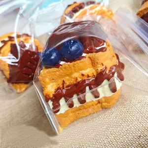 Jouets Squishy en Silicone Réalistes en Forme de Toast Épais avec Gouttes de Chocolat de 11 cm, Anti-Stress pour Jours Chargés, pour Tous les Âges, en Plastique Durable - Product Image 2