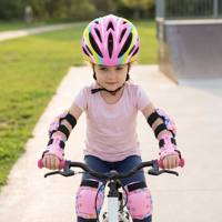 Ensemble de protection pour enfants 7 pièces : Casque coque PC EPS 22 aérations 180g, Genouillères, Coudières et Protège-poignets PP avec sangles réglables
