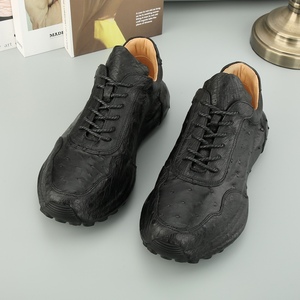 Zapatillas Personalizables de Piel de Avestruz Negra para Hombre, Cómodas para Caminar, para Negocios y Uso Diario - Product Image 1