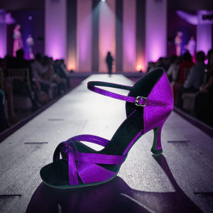 Scarpe classiche da ballo cubano Salsa latina per donna viola e marrone chiaro satinato in materiale 7.3cm tacco morbido Sole fatto a mano - Product Image 4