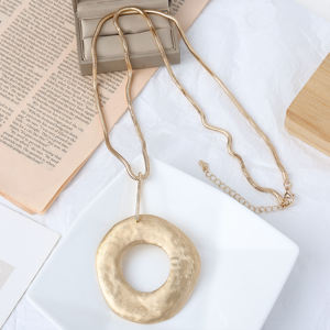 Tongling สร้อยคอ unisex ห่วงเงินโลหะผสมจี้แฟชั่นที่กำหนดเองการหมั้นสายสร้อยไข่มุกชุบทอง - Product Image 2