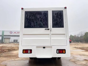 ISUZU 12 places Euro 5 Cargo Truck 4*2 Transmission manuelle Carburant diesel Excellent prix pour les employés Commute Vehicle - Product Image 3