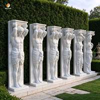 Colonnes de style romain en marbre blanc de grande taille, personnalisées pour la décoration extérieure de maisons, villas et hôtels.