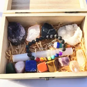 Venta al por mayor Natural cristales de sanación piedra caja de madera de la meditación de encanto 7 piedras de Chakra curación Kit