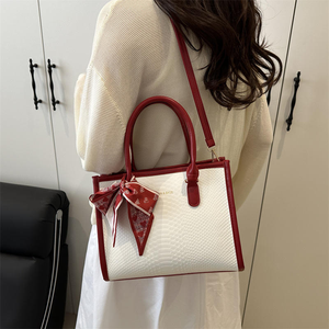 กระเป๋าสะพายหนังเรียบหรู สไตล์เรียบหรูสำหรับการประชุมทางธุรกิจของผู้หญิง สไตล์นักออกแบบมืออาชีพ - Product Image 2