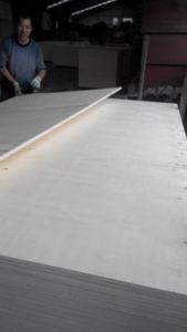 Tablero de chapa <span class=keywords><strong>Okoume</strong></span>, construcción comercial, madera contrachapada, Álamo, material principal, formaldehído E1, 1 año para muebles - Product Image 6