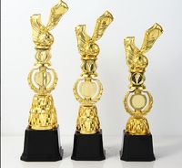 Démo Usine En Gros Football Sujet Sports Et Compétition Prix Trophée Coupe Personnalisé Football En Plastique Artisanat Trophées