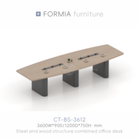 Table de conférence en forme de bateau