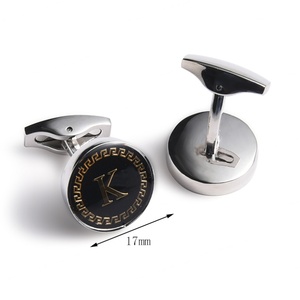 Mancuernillas de Alta Calidad con Diseño Redondo y Logotipo Dorado para Negocios - Product Image 1