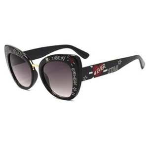 19009 Vente chaude Lunettes de soleil de créateur œil de chat rouges en PC dégradé pour femmes et filles Lunettes de soleil très vendues - Product Image 3