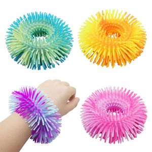 Sortie d'usine personnalisé coloré Squeeze Ball jouet mignon poilu en plastique Bracelet anti-Stress pour garçons sensoriel TPR cadeau - Product Image 2