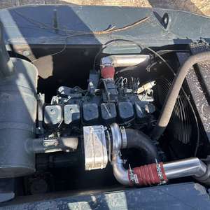 Excavatrice Hyundai 220 d'occasion, moteur d'origine, bon état de marche, à bas prix - Product Image 6