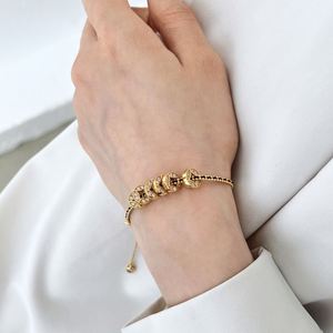 Bracelets en argent 925 plaqué or 22 carats avec chaîne tressée et pendentif Conis en zircone 5A, design exclusif Dylam, bijoux fins et élégants. - Product Image 6