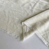 Tissu en velours de soie prêt à l'emploi, excellent matériau, prix abordable, matière douce, belles couleurs disponibles, pour la décoration intérieure, les vêtements et les textiles.