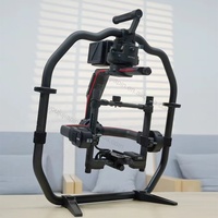 DJI Ronin 2 Professional Combo - Stabilisateur de cinéma avec charge utile de 13,6 kg pour ARRI, RED, Sony |   Batteries à échange à chaud, alimentation intégrée