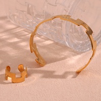 Dreamshow Bijoux géométriques minimalistes Bracelet ouvert en acier inoxydable plaqué or 18 carats Bijoux sans ternissement