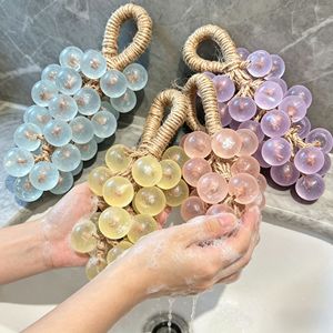 สบู่คริสตัลทำมือแบบธรรมชาติ  บรรจุในกลุ่มรูปองุ่น  ผลิตด้วยวิธีการกดเย็น  ของขวัญแฮนด์เมดแบบกำหนดเองได้ - Product Image 1