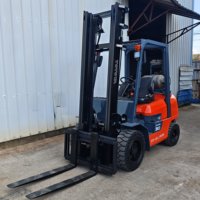 Chariot élévateur à fourche Toyota GPL d'occasion de qualité supérieure, 2,5 tonnes, 3 tonnes, mât triplex, mini chariot élévateur