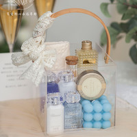 Vente en gros de boîte-cadeau de mariage en acrylique transparent stockage d'affichage transparent avec conception en relief de gâteau de fleur de rose pour les faveurs des invités