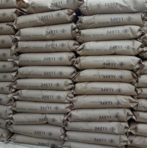 Gránulos de Resina de Polietileno Virgen MLLDPE 2018MA Exceed, Gránulos de MLLDPE Virgen para Película de Congelación y Empaque de Alimentos, MFR 2.0 - Product Image 3
