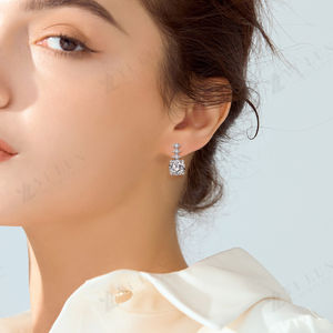 <span class=keywords><strong>925</strong></span> Sterling <span class=keywords><strong>Silver</strong></span> Cubic Zirconia Brincos e Colar Set Rhodium Plated Round Cut CZ Clássico <span class=keywords><strong>Silver</strong></span> Jewelry Set para As Mulheres - Product Image 4