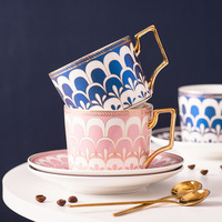 Service à café et thé en porcelaine fine, style britannique, avec soucoupe à bord doré et motifs rayés, idéal pour l'heure du thé, motif floral, pour la maison