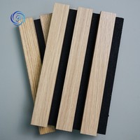 Panneaux muraux acoustiques en bois mélaminé à lattes, design moderne de luxe, avec feutre PET noir, pour hôtels