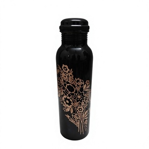 Botella de Agua de Cobre de Lujo Ecológica Hecha a Medida OEM con Tapa Hermética Acabado Negro para Uso en el Hogar, al Aire Libre y en la Oficina - Product Image 2