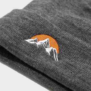 Bonnet tricoté chaud personnalisé avec logo pour homme et femme, idéal pour les sports de plein air et les loisirs, broderie hiver, petite commande - Product Image 4