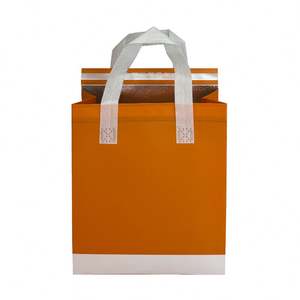 Sacs isothermes jetables imperméables en aluminium non tissé pour la livraison de plats chauds ou froids à emporter - Product Image 1