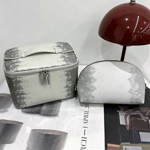 Bolsa de Cosméticos de Lujo con Textura de Piel de Lagarto, Juego de 2 Piezas, Organizador de Maquillaje de Cuero Impermeable, Bolsa de Aseo Portátil de Viaje para Damas - Product Image 3