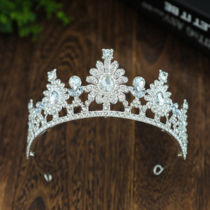 มงกุฎเจ้าสาวขนาดเล็กแบบครอสบอร์เดอร์ <span class=keywords><strong>สไตล์</strong></span><span class=keywords><strong>ยุโรป</strong></span>อเมริกัน บาโรก หรูหรา อลูมิเนียมอัลลอยด์ สำหรับงานปาร์ตี้ <span class=keywords><strong>ชุด</strong></span>เจ้าหญิง - Product Image 6