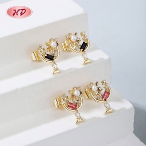 Collection de Boucles d'Oreilles Hengdian Floral Moon Pearl, Bijoux en Laiton Plaqué Or 18K, Coleccion De Pendientes De Flor Y Luna - Product Image 2