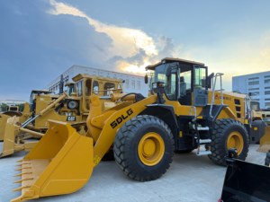 รถตักล้อยาง SDLG 956F มือสองสภาพดี ทนทาน เหมาะสำหรับงานขนย้ายวัสดุในลานเหมือง ผลิตในจีน - Product Image 1