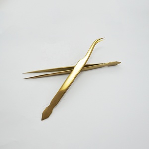 Ensemble de pinces à épiler professionnelles pour sourcils avec pointes plaquées or, design moderne et durable pour une mise en forme précise - Product Image 5