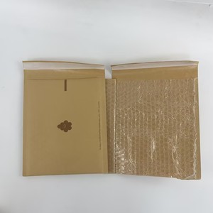 Bolsas de Envío Acolchadas de Papel Kraft Marrón con Logotipo Personalizado, MOQ Bajo de 100 Piezas, Bolsas de Burbuja para Embalaje de Cosméticos - Product Image 1