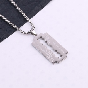 Nuevo Collar con Colgante de Cuchilla de Afeitar de Acero Inoxidable al por Mayor 2024, Antideslustre con Baño de Oro, Estilo de Cadenas de Moda - Product Image 6