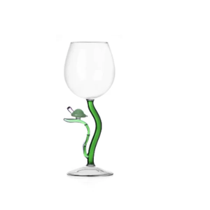 Copa de Vino Italiana Soplada a Mano con Tallo Largo y Diseño de Tortuga de Animal Farm, Tallo Verde, Regalo Decorativo - Product Image 1