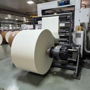 Rouleau géant de papier couché PE en pâte de bois vierge 150-320 GSM, haute rigidité, largeur personnalisée, OEM ODM pour la fabrication de gobelets et de bols en papier - Product Image 4