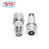 Adaptateur Connecteur RF Coaxial SMA Femelle vers QMA Mâle 180 DEG en Stock – Vente Directe Usine